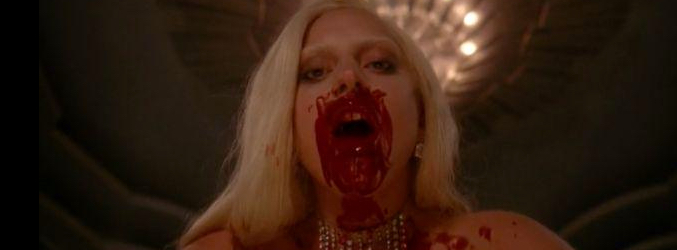 El personaje de Lady Gaga disfrutó del momento rodeado de sangre