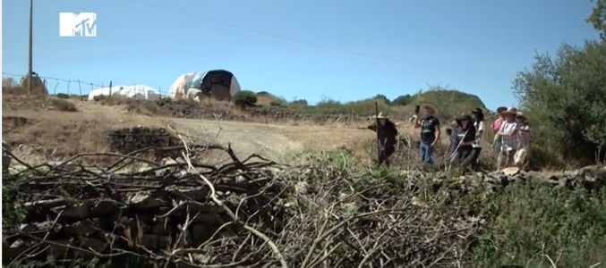 Los amigos de 'Alaska y Mario' en el campo