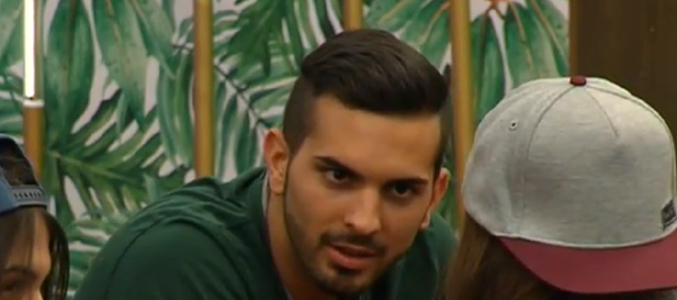 Suso y Sofía hablando sobre Vera en la casa