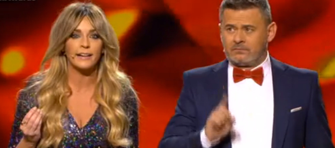 Anna Simon y Miki Nadal presentando los 'Neox fan awards'