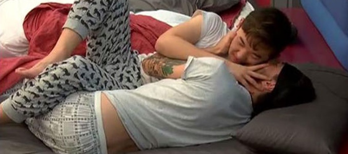 Han y Aritz se dedican continuos cariños