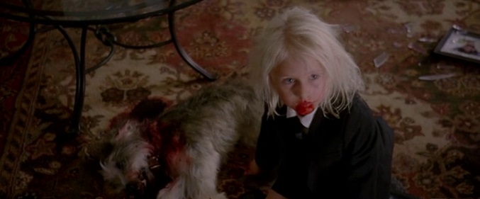 Holden calma su sed con sangre de perro