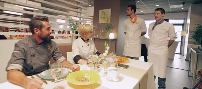 Marcel y Oriol presentan su plato ante Peña