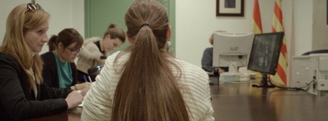 Momento del programa en el que una víctima de malos tratos declara ante una jueza