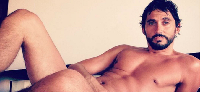 Paco León no se corta y se vuelve a desnudar al superar los 500.000 seguidores en Instagram