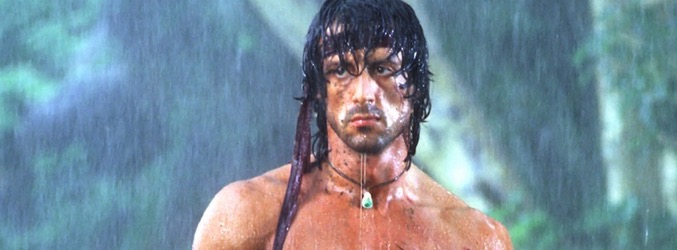 Sylvester Stallone, caracterizado como John Rambo