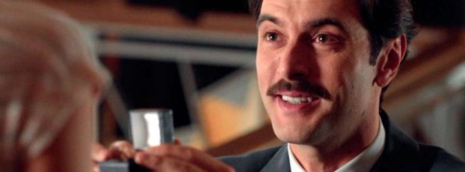 Mateo pide la mano a Clara en el decimotercer capítulo de 'Velvet'