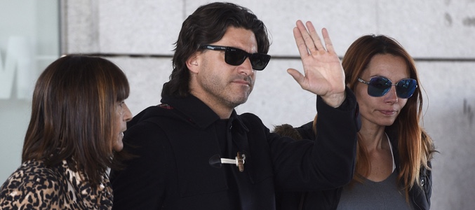 Toño Sanchís a la salida del hospital