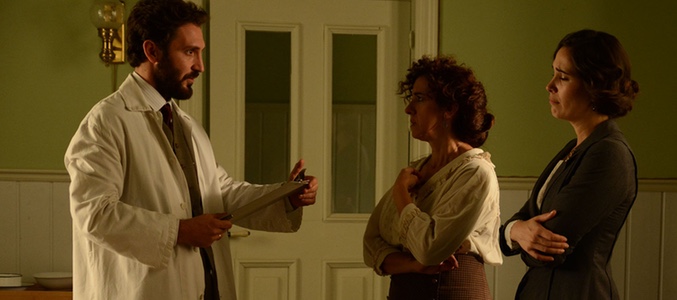 Su personaje, Cristóbal, lleva su profesión, la medicina, con gran orgullo