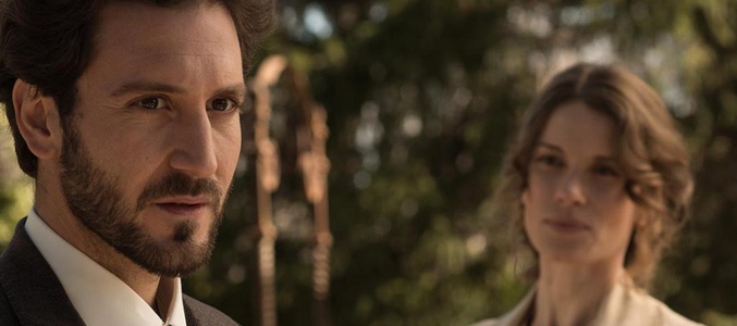 El amor por Blanca (Mariona Tena) y el cariño por las Silva han metido a Cristóbal en más de un lío