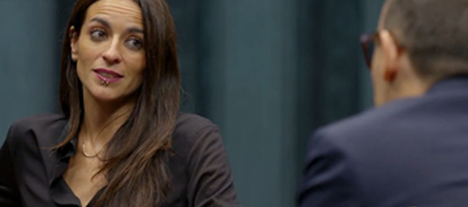 Bebe charlando con Risto Mejide