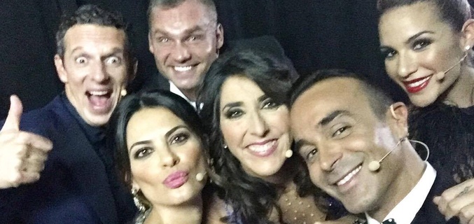 Selfie de los presentadores de la gala de Nochevieja de Telecinco