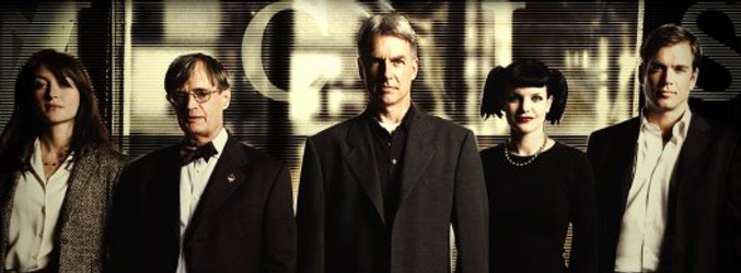 El reparto de &#39;Navy&#39;, Weatherly a la derecha