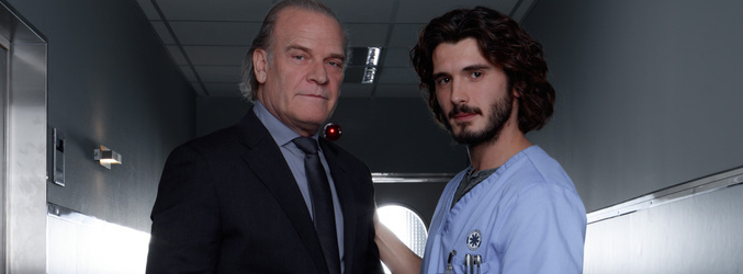 Lluis Homar y Yon González, protagonistas de 'Bajo sospecha'