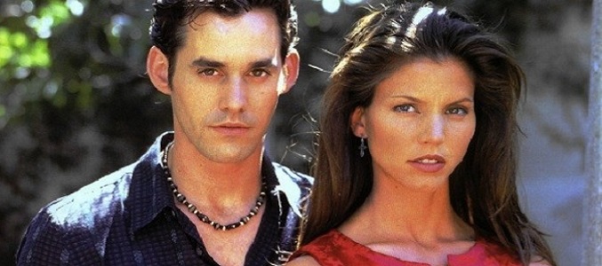 Charisma Carpenter y Nicholas Brendon tenían 27 y 26 años cuando se estrenó 'Buffy, cazavampiros'.