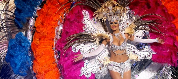 Una de las candidatas a reina del Carnaval de Santa Cruz de Tenerife