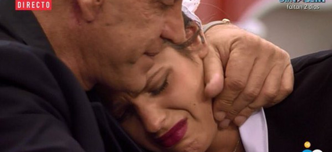 Kiko Matamoros abraza a su hija Laura