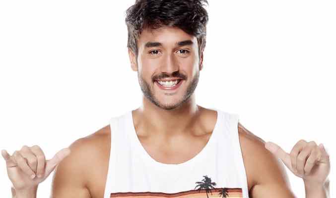  src="https://www.formulatv.com/images/noticias/53900/53999/2_1f4f2cd124.jpg##677##400"/><p>Igor Freitas componente del programa 'MTV Super Shore'.</p></div></p><p><b>En la emisión de España, hace poco llegasteis a Madrid desde Mykonos. ¿Qué escenario te ha gustado más?</b></p><p>Bueno creo que han sido dos partes distintas del programa, porque en Mykonos estuvimos de vacaciones, disfrutando de la fiesta y la playa, pero la cosa cambia cuando llegamos a Madrid, ya que comenzamos a trabajar, teníamos más responsabilidad, nos teníamos que levantar temprano, y era algo más serio, ya que dependíamos del trabajo para poder comprar la comida y las cosas de la casa.</p><p><b>¿Entonces ha sido la etapa de Madrid más dura para la convivencia?</b></p><p>La etapa de Madrid la vivimos como la vida real, no sólo vivimos para la fiesta sino que dependemos de un trabajo y por lo tanto hay mayor responsabilidad y es más duro. Eso es algo que se refleja, porque discutimos mucho más por culpa de las fricciones que surgen en el trabajo.</p><blockquote>"Volvería para una segunda temporada sin dudarlo"</blockquote><p><b>Desde que terminó la grabación del programa, ¿sigues en contacto con alguno de tus compañeros?</b></p><p>Sí, seguimos hablando, tenemos un grupo de whatsapp donde comentamos cómo estamos, pero no hablamos todos los días, tres veces por semana generalmente, aunque yo hablo mucho más con Arantxa, Fernando y <a href="https://www.formulatv.com/personas/abraham-gandia-shore/">Abraham García</a>.</p><p><b>¿Cómo está viviendo tu familia tu paso por el reality?</b></p><p>En general bien, pero mi madre es la que está más preocupada, aunque creo que no le tiene que dar mucha importancia, cada uno tiene su forma de ser y nuestro tipo de fiesta no es nada nuevo para ella.</p><p><b>¿Cómo valoras a nivel general la experiencia del programa?</b></p><p>Para mí ha sido algo sensacional, una experiencia con la que he aprendido mucho. El tener que convivir con personas de otros países, con forma de ser diferentes, me ha enriquecido personalmente.</p><p><b>¿Volverías al programa si hubiese una segunda temporada?</b></p><p>Sí, sin dudarlo.</p><p><div class="imgnctxt"><img loading="lazy" alt=