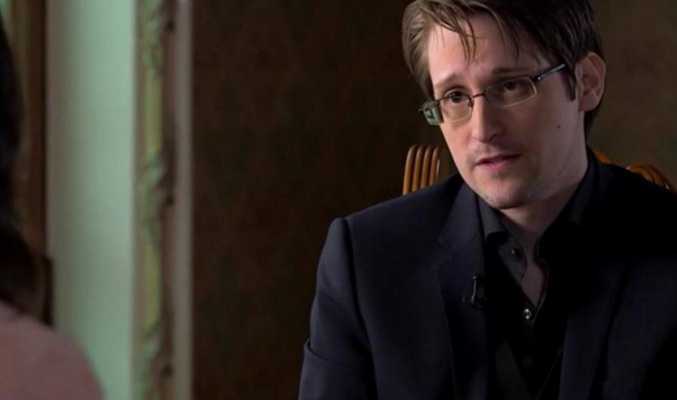 Ana Pastor entrevistó al exagente Snowden en 'El objetivo'