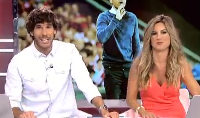 Álvaro Von Richetti presentando 'Deportes Cuatro'