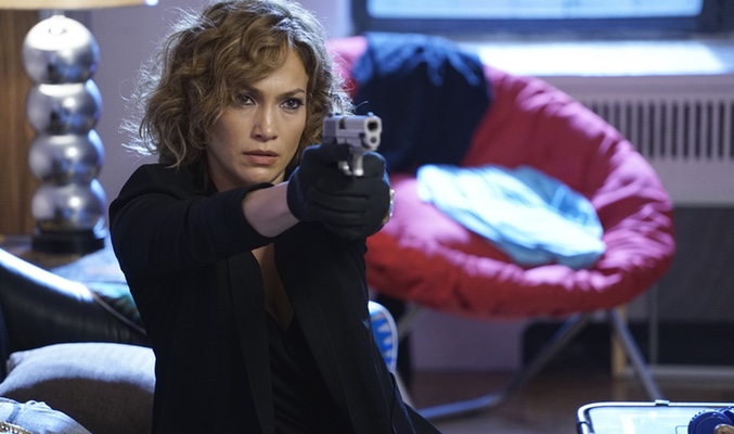 Jennifer López en 'Shades of Blue'
