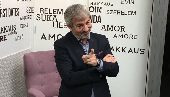 Carlos Sobera durante la presentación de 'First Dates'