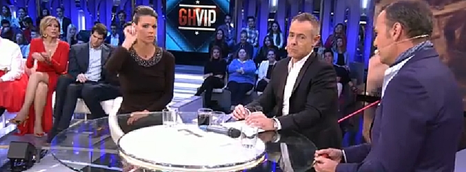 Las chicas 'Sálvame', Rosa y Raquel, ajustan cuentas con Lozano.<br>