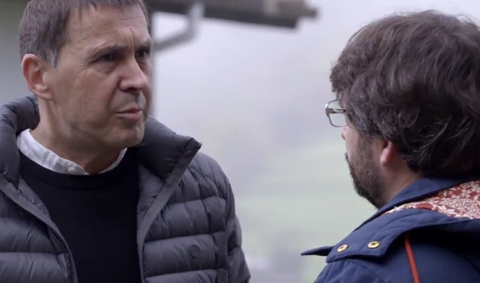 Otegi y Évole durante un fragmento de la entrevista en 'Salvados'