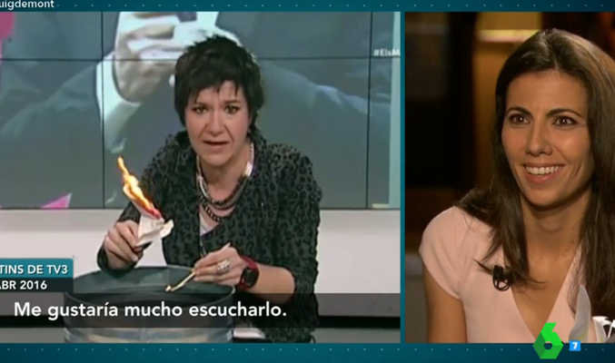 Ana Pastor durante su entrevista a Puigdemont