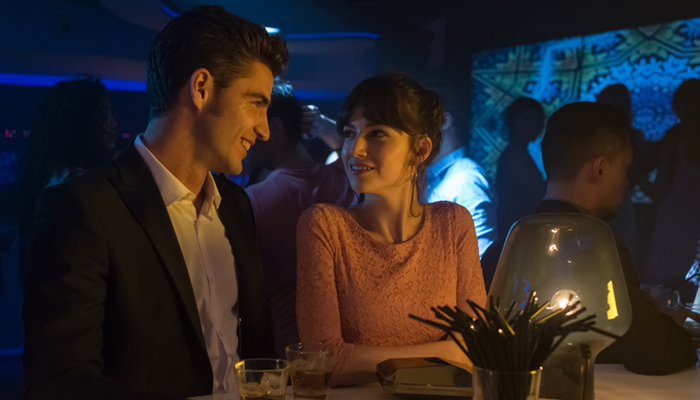 Maxi Iglesias y Úrsula Corberó en &#39;La embajada&#39;