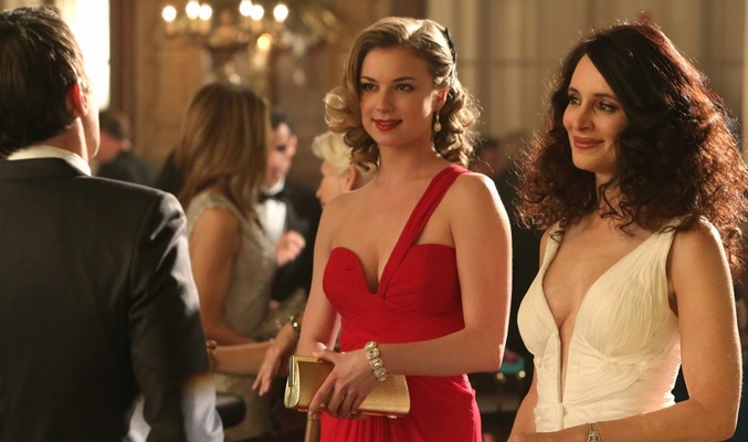 Emily VanCamp y Madeleine Stowe en 'Revenge'