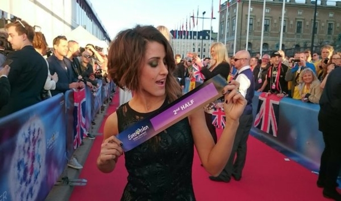 Barei saca el papel de 2ª mitad en la alfombra roja de la "Opening Ceremony"