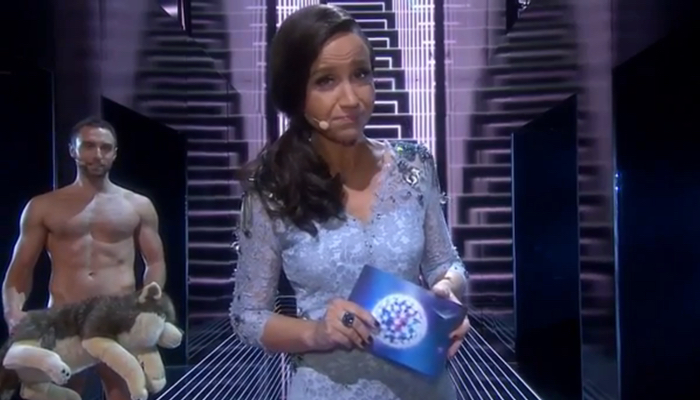 Måns Zelmerlöw se desnuda en la segunda semifinal de Eurovisión