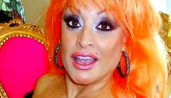 Aramís Fuster en una de las fotos de la web