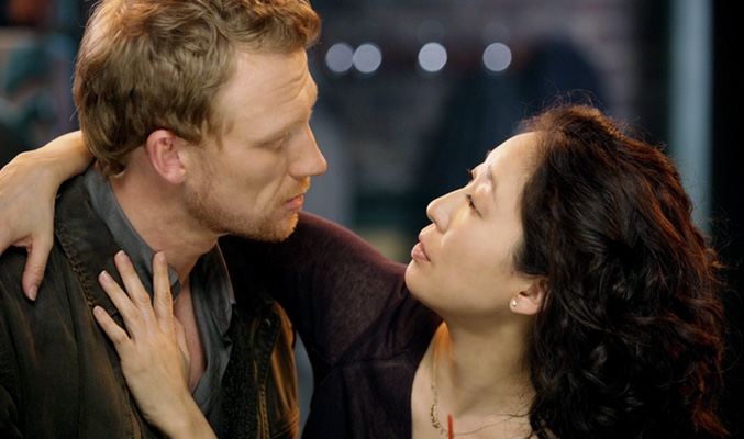 Owen (Kevin McKidd) y Cristina (Sandra Oh) en la séptima temporada de la serie