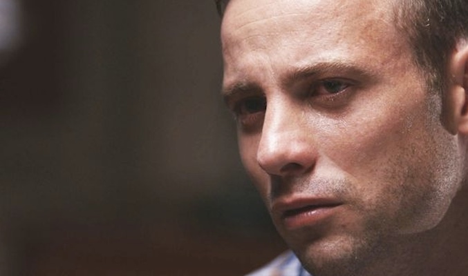 El atleta Oscar Pistorius no pudo reprimir las lágrimas
