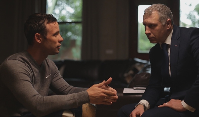 Oscar Pistorius, entrevistado por el periodista Mark Williams-Thomas