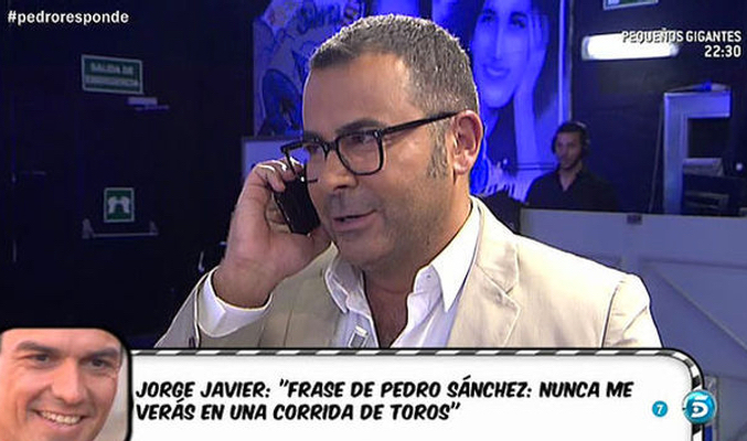 Jorge Javier Vázquez hablando con Pedro Sánchez