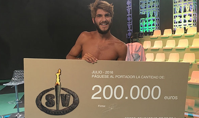 Jorge Díaz con el cheque de &#39;Supervivientes 2016&#39;