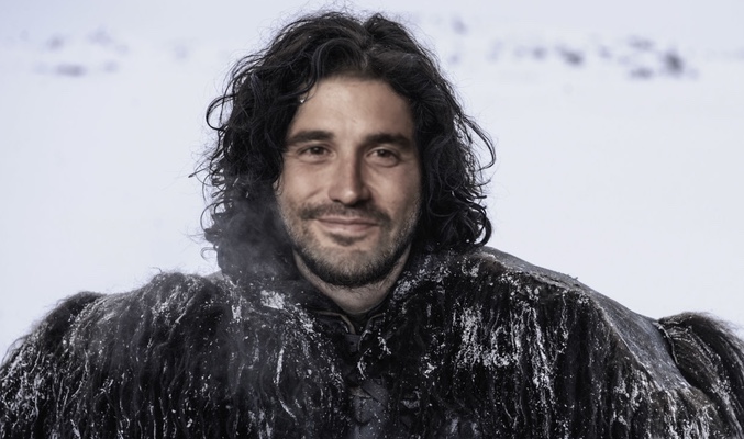 Alex García como Jon Nieve