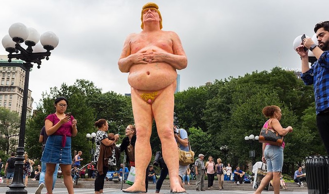 La estatua de Donald Trump