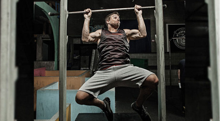 Stephen Amell entrenando para 'Arrow'