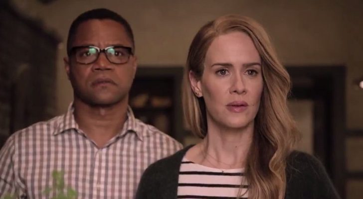 Cuba Gooding Jr. y Sarah Paulson en 'AHS: Roanoke'