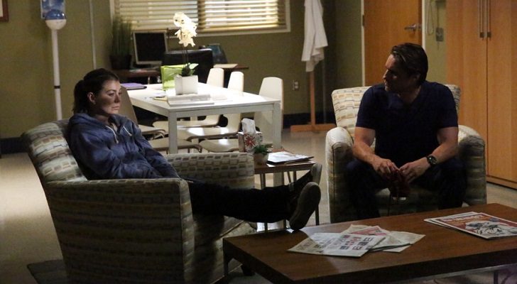 Meredith le pide a Riggs que le haga compañía