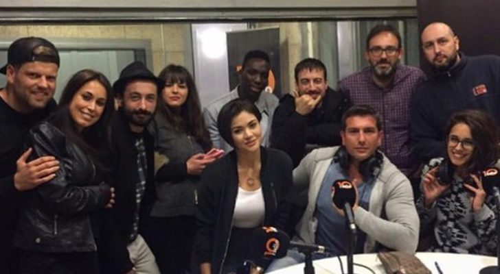 Parte del equipo de 'La noche pirata' en los estudios de Radio 10