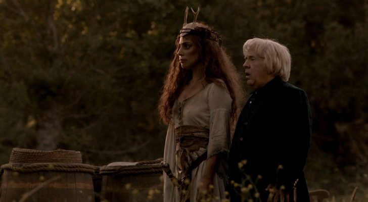 Lady Gaga y Leslie Jordan en 'American Horror Story: My Roanoke Nightmare'