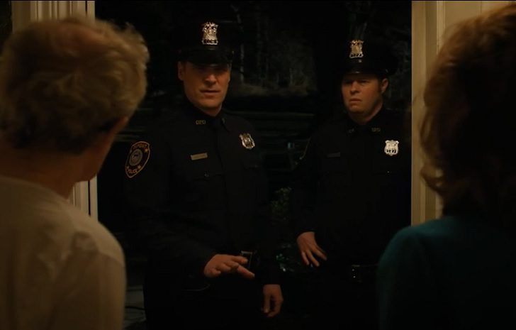 Crisis in six scenes 1x02