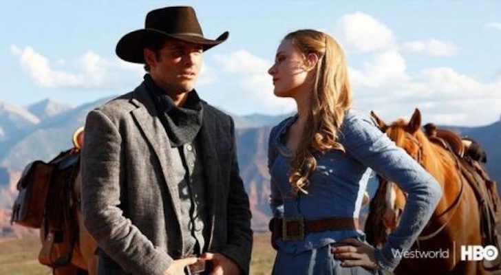 Teddy y Dolores en 'Westworld'