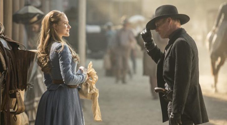 Dolores y el hombre de negro en 'Westworld'