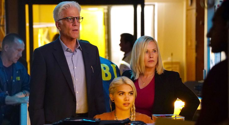 Ted Danson junto a Patricia Arquette en el capítulo final de 'CSI: Cyber'